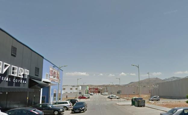 Le piden cárcel por vender junto a una discoteca de La Zubia droga que escondía en el sujetador
