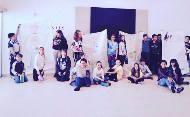 La exposición 'Mirarnos' estrena con éxito el Carmen Jiménez