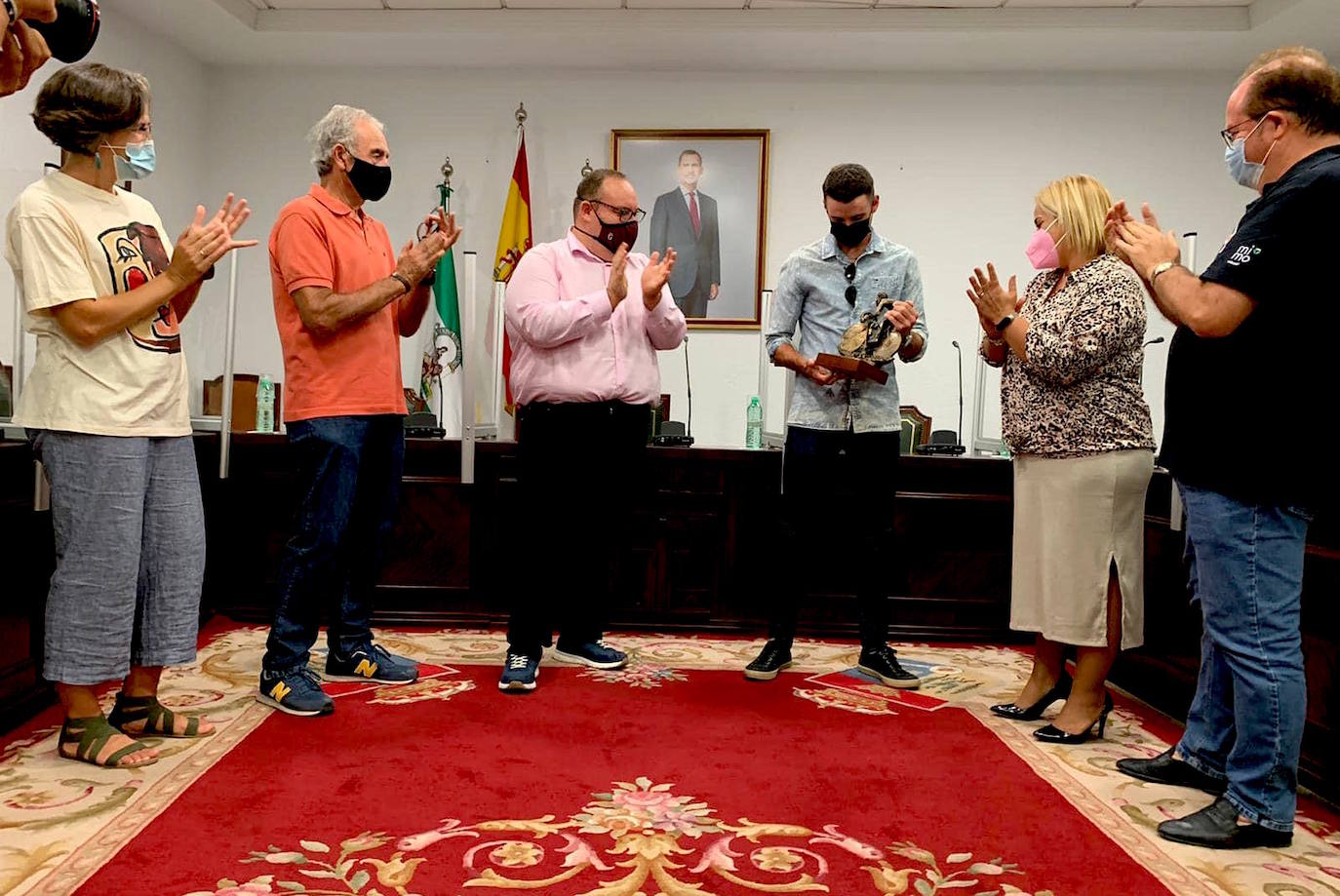 La Zubia rinde homenaje al ciclista Álvaro Cuadros tras su participación en la Vuelta a España