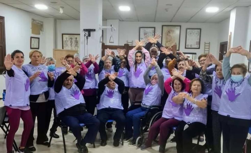 25N: más de sesenta colectivos y asociaciones de La Zubia claman contra la violencia de género