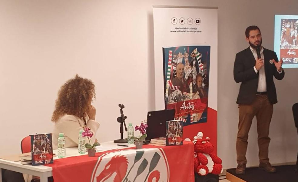 La Zubia apoya 'Antes', una novela que ayudará a mujeres con cáncer de mama a comprar una barca
