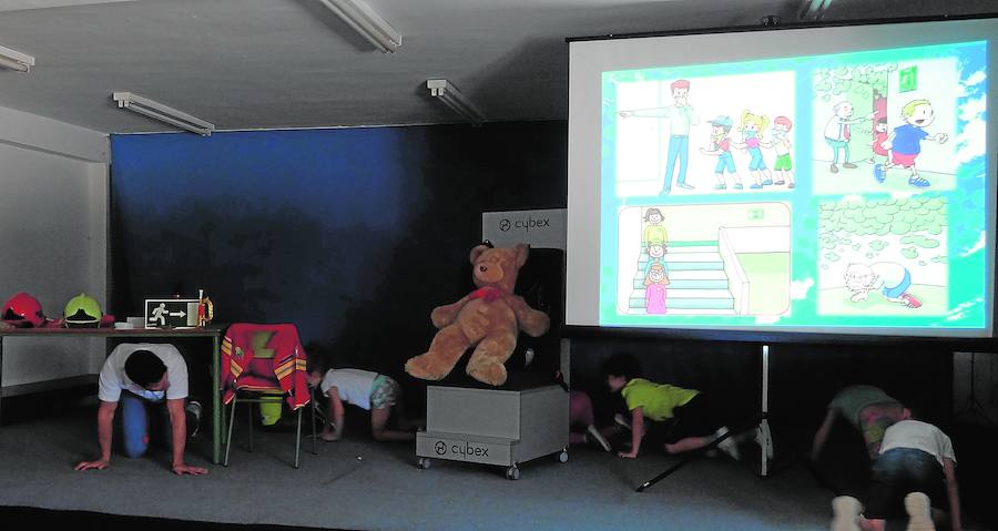 ‘Pequeños bomberos’ que aprenden a prevenir y actuar en emergencias
