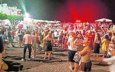 Miles de personas acudieron a disfrutar de la noche más romántica de Mojácar
