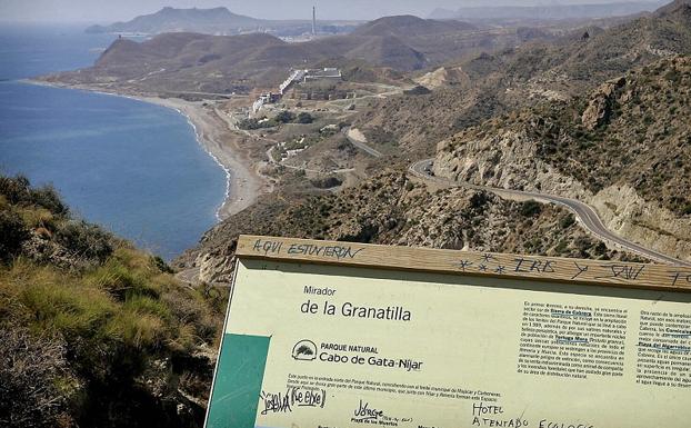 Piden que se obligue a Carboneras a catalogar como no urbanizable suelos anexos al Algarrobico