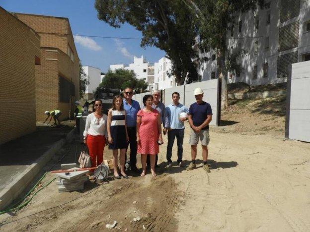 Construyen un muro y mejoran el acceso al colegio Virgen del Carmen de Cuevas