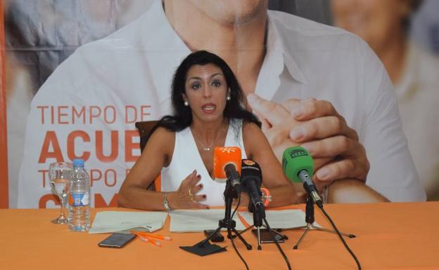 Cs acusa al PSOE de "tirar a la basura" el pacto de investidura en Cuevas "jugando sucio" con el exedil de PP