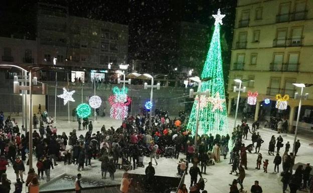 Un pregón en forma de poesía y villancicos da inicio a la Navidad en Garrucha
