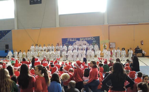 Los escolares celebran la Navidad más internacional