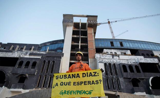 Greenpeace acusa a la Junta de retrasar la demolición de El Algarrobico hasta 2023
