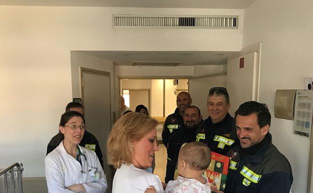 El Hospital La Inmaculada celebra la Navidad con los menores ingresados