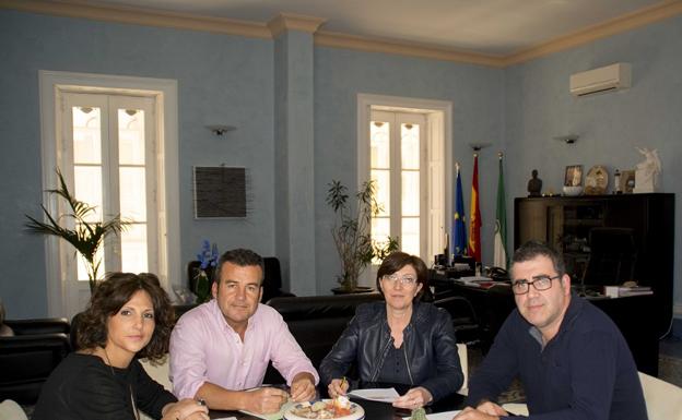 Carboneras destina 48.000 euros en ayudar a sus vecinos con el pago de los recibos