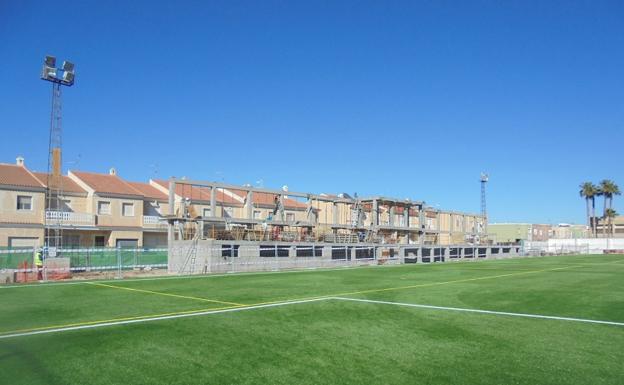 Nuevas gradas, vestuarios y alumbrado para el campo de fútbol de Pulpí