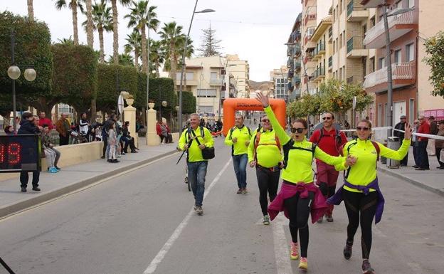 Cuevas del Almanzora destina la recaudación de la Media Maratón a la AECC