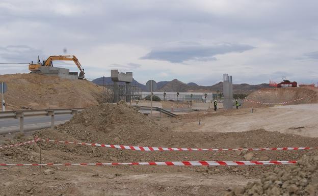 Las obras de seguridad vial en la carretera de Cuevas a Terreros avanzan «a buen ritmo»