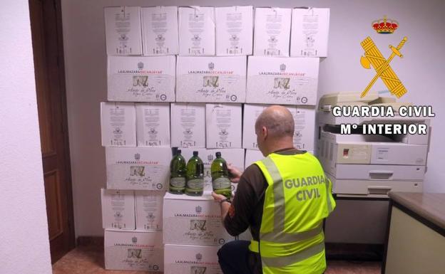 Tres vecinos de Vera, detenidos por robo de aceite de oliva y receptación