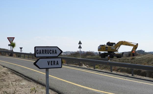 Los operarios comienzan los trabajos para el inicio de la segunda fase de la Vera-Garrucha