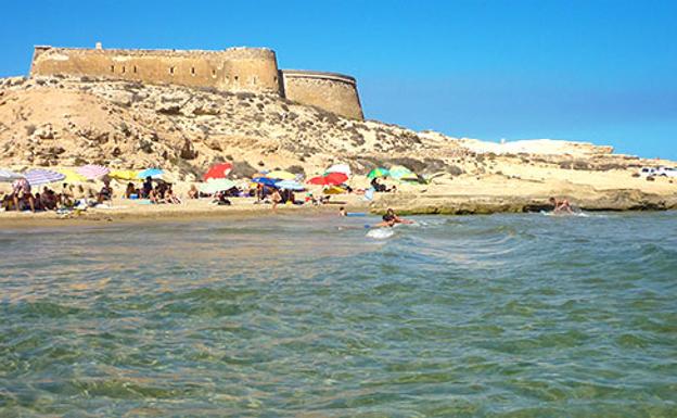Un castillo del cabo de Gata almeriense, a la venta en Twitter