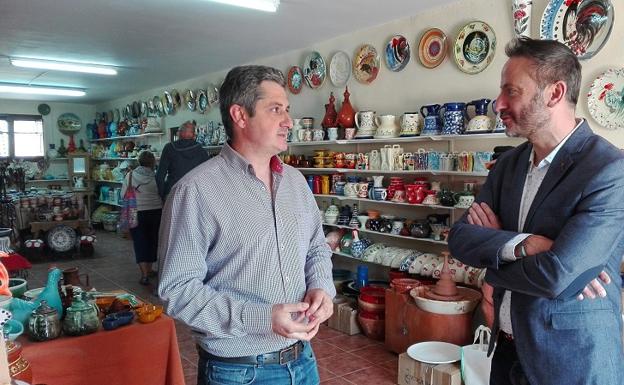 Un maestro alfarero de Sorbas recibe el distintivo ‘Andalucía, calidad artesanal’
