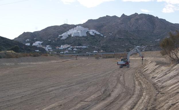 Finalizan las labores de adecuación y limpieza en la desembocadura del río Aguas