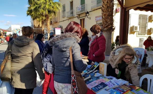 Cuevas promueve la igualdad a través de mensajes, concursos y un plan local