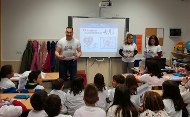 La ‘Brigada Prevención’ conciencia a los escolares sobre las enfermedades renales