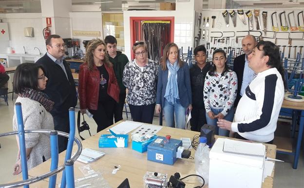 La ciencia se convierte en protagonista de la Semana Intercultural del IES Azahar