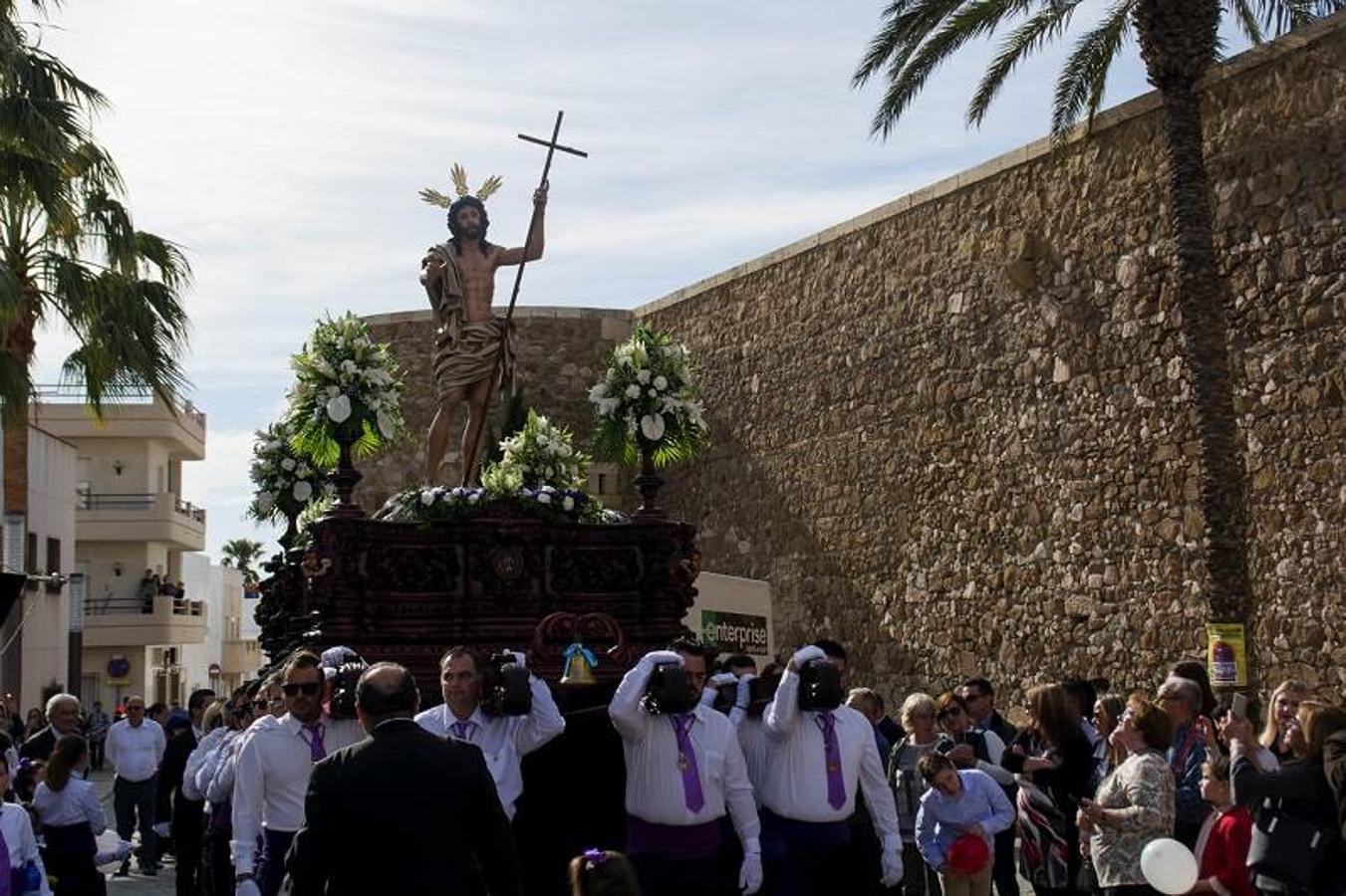 La nueva imagen del Resucitado pone el broche a la Semana Santa carbonera