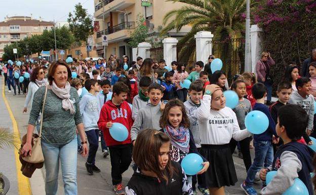 Escolares, autoridades y asociaciones toman conciencia sobre el autismo