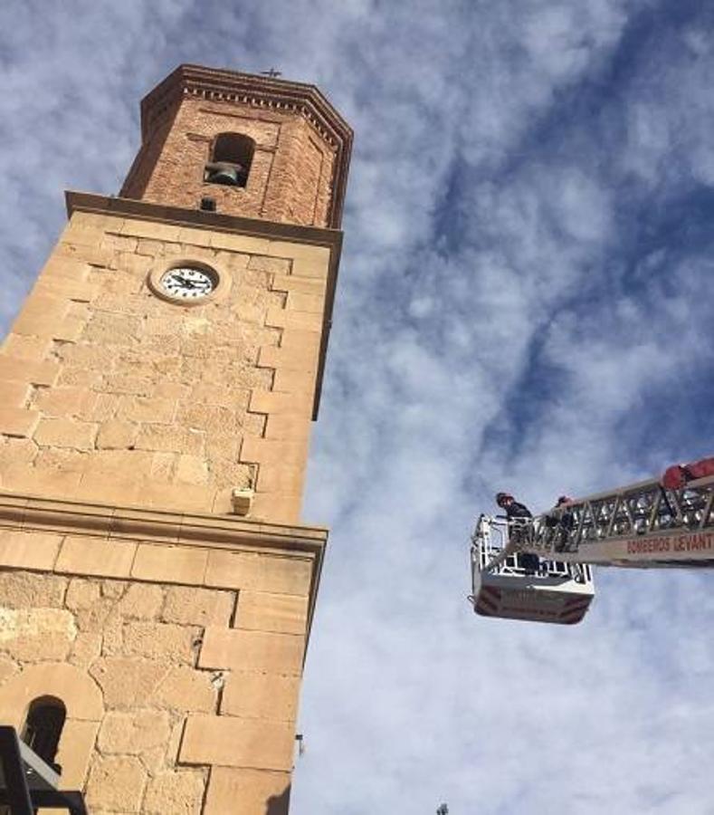 El temporal daña la torre de la iglesa de Turre