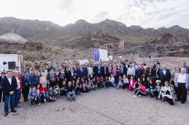 Con la primera piedra se inician las obras de visualización de la Geoda de Pulpí