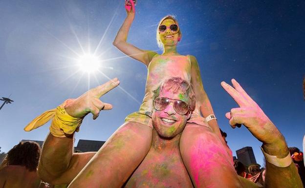 El Palmeral de Vera acoge 12 horas de música y colores