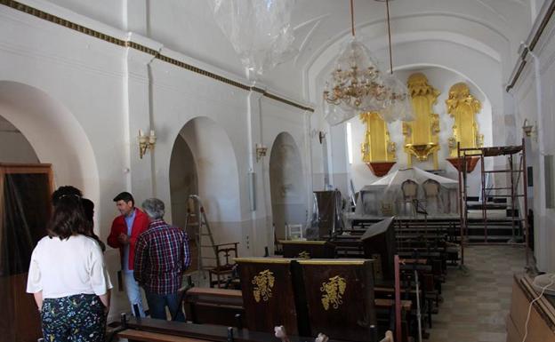 Los vecinos de Goñar colaboran en la rehabilitación de la Iglesia de manera desinteresada