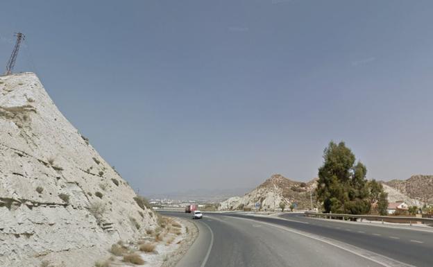 Seis heridos en una colisión entre dos turismos en Cuevas del Almanzora