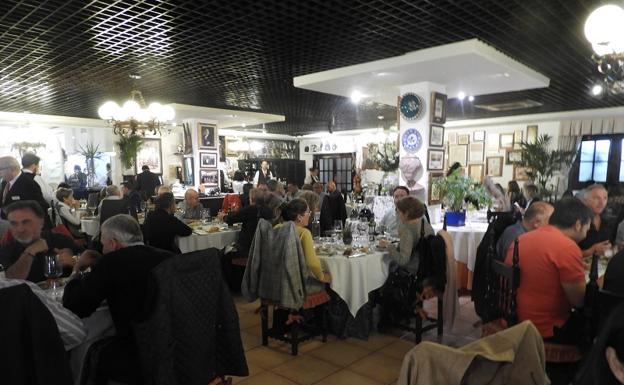 El rabo de toro a la cordobesa deleita a los comensales de Terraza Carmona