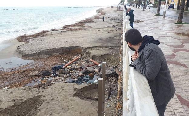 La playa de Garrucha, destrozada por la lluvia