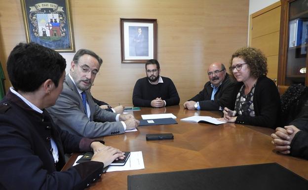 López insiste en que la Vera-Garrucha estará finalizada antes del verano