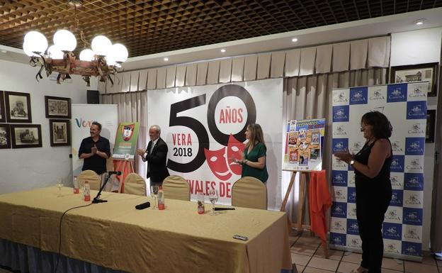 Vera homenajea a los aficionados al teatro en el 50ª aniversario de los Festivales de Arte