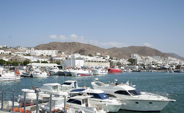 La Junta dará difusión a la licitación del puerto de Carboneras en una reunión
