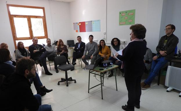 Buscar un trabajo, una tarea de todos