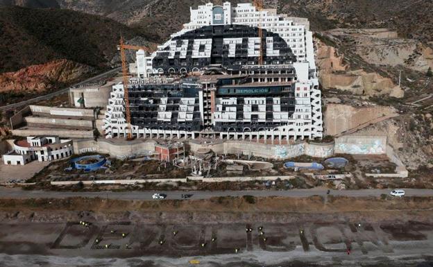 Azata vuelve a reclamar 1,7 millones de euros por las parcelas de El Algarrobico