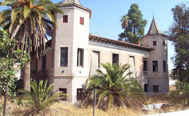 Huércal-Overa incorporará a su patrimonio el edificio de las Cuatro Torres
