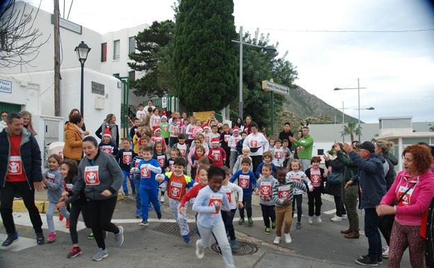 El colegio Bartolomé Flores de Mojácar recorre 'Kilómetros de Solidaridad' por Save the Children