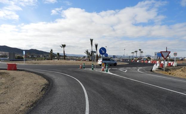Abierto al tráfico el acceso a Vera a través de la rotonda de la A-352