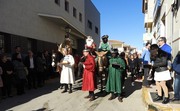 El Auto Sacramental de los Reyes Magos despide la Navidad en el Levante