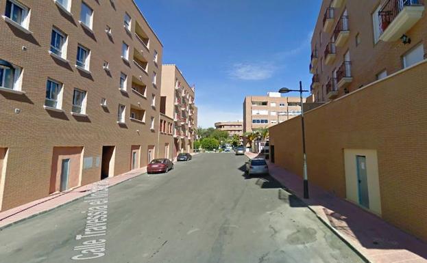 Cuatro heridos por un incendio en un bloque de viviendas en Cuevas de Almanzora