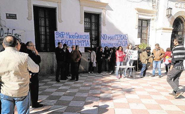 Los vecinos de Gacía vuelven a mostrar hoy su rechazo a las macrogranjas
