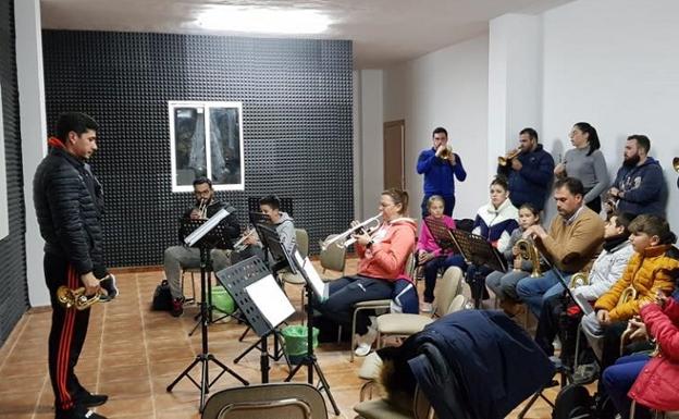 La Banda Madre Asunción y los vecinos compartirán el Salón Social del Calvario