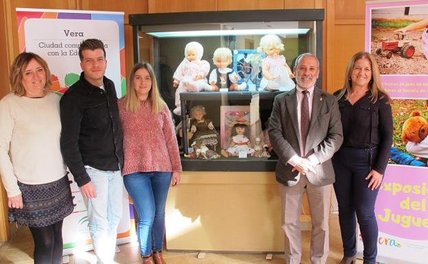 Vera viaja en el tiempo con la 'Exposición del juguete', disponible esta semana