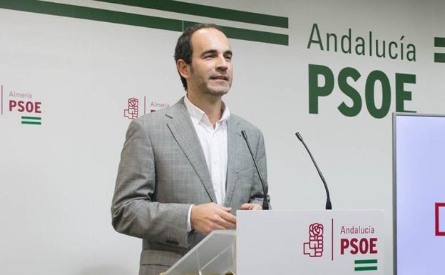 «En Carboneras hay un gobierno en descomposición y un Ayuntamiento paralizado»