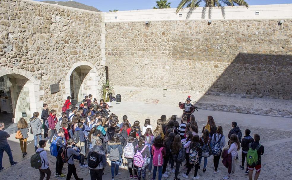 Carboneras acoge a un grupo de estudiantes franceses en sus hogares